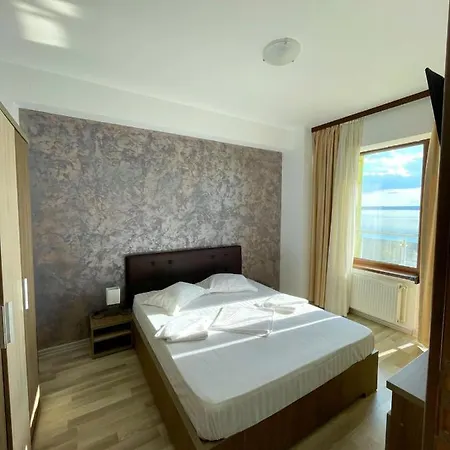 Super View Lake Mamaia